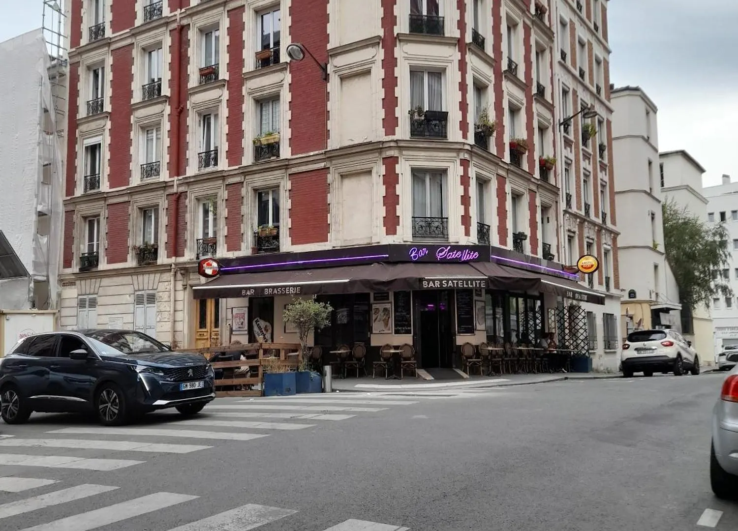 Un Appartement Parisien Atypique - An Atypical Parisian Appartment Homestay